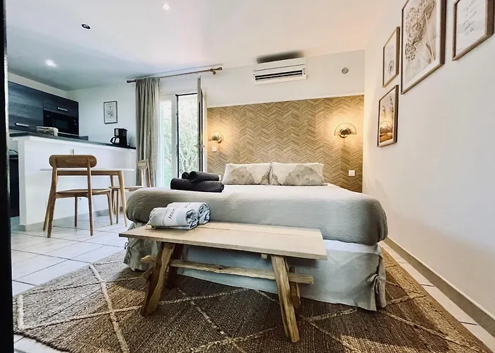 Domaine De Licetto 4*